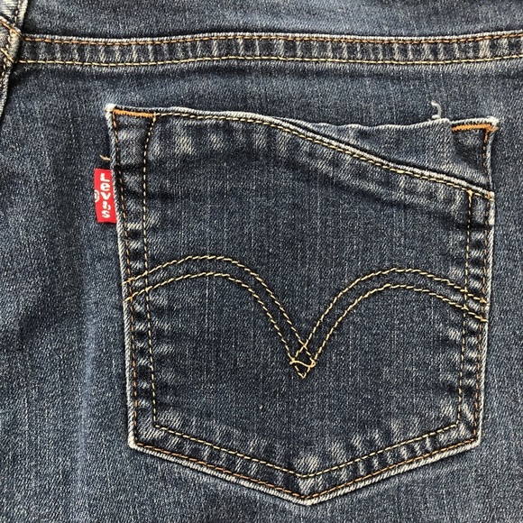 Levi’s Cuffed Capri/Crop Mid-Rise Jeans 4 - Picture 11 of 12